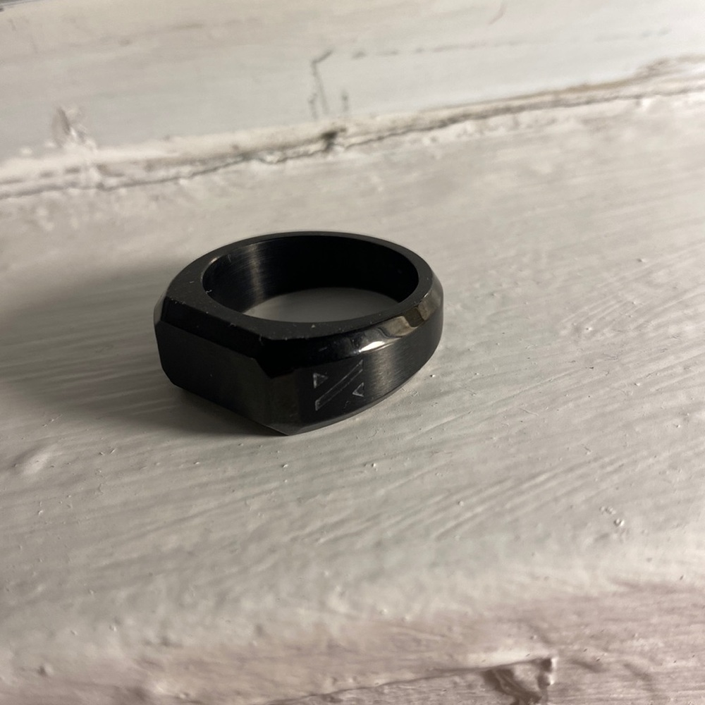 Black Signet ring. Size 9. Jaxxon brand